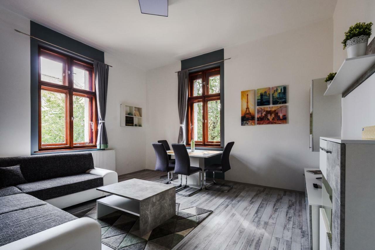 Gold Apartment - Γκιόρ Εξωτερικό φωτογραφία